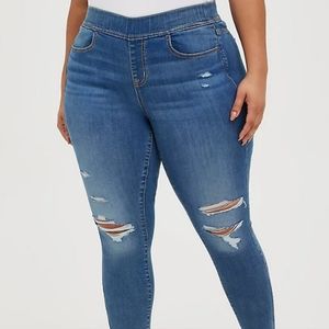 NWT Torrid Skinny Jeans - Medium Wash - Destructed - Lean Jean - 6X - Tall